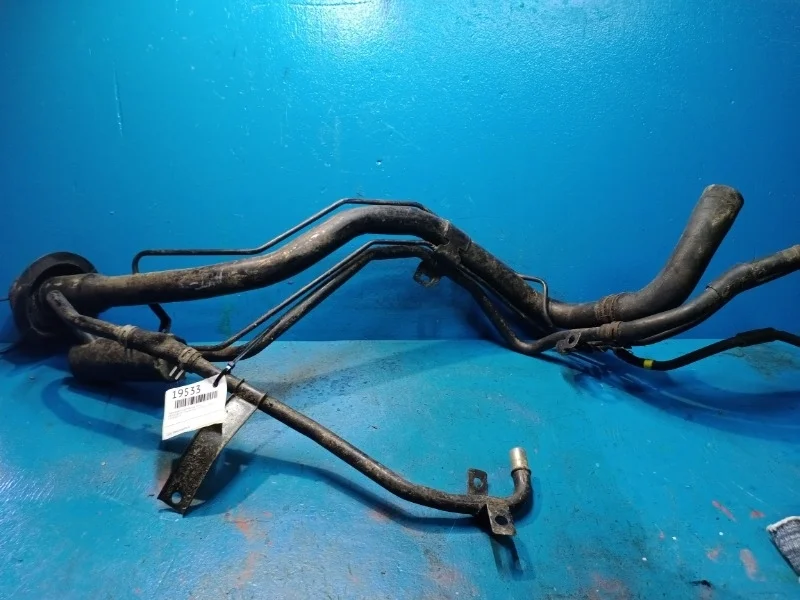 Заливная горловина бака Mitsubishi Outlander 3 2012-2019