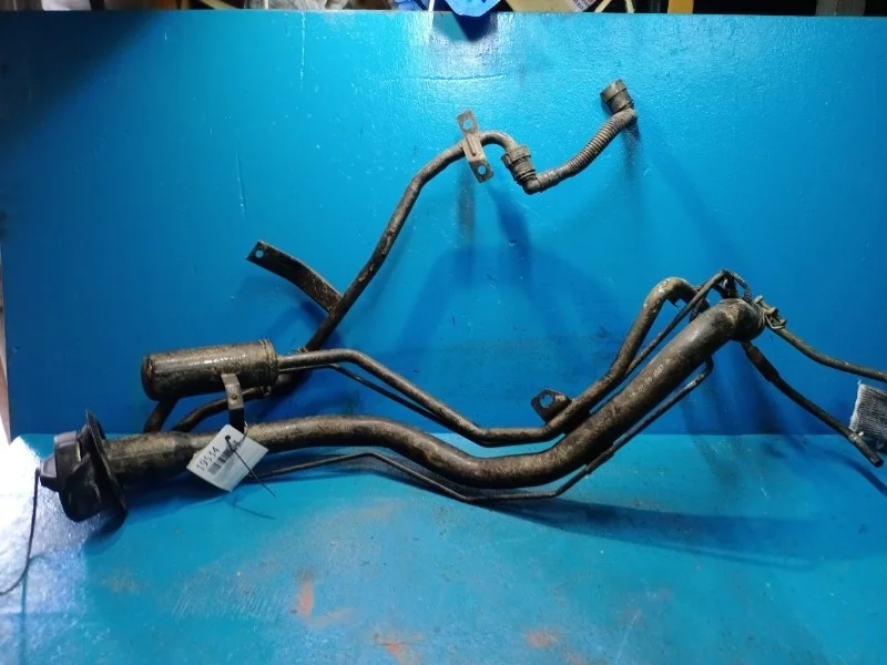 Заливная горловина бака Mitsubishi Outlander 3 2012-2019