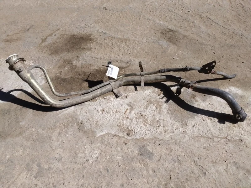 Заливная горловина бака Mitsubishi Pajero 3, 4 2012-2018