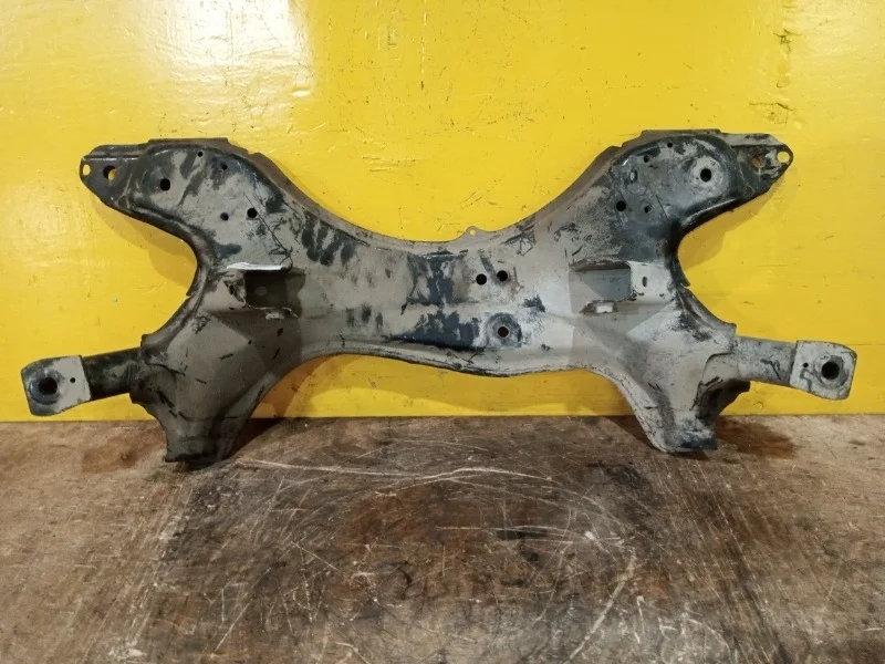 Подрамник Toyota RAV4 XA20 2000-2005