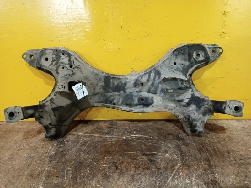 Подрамник Toyota RAV4 XA20 2000-2005