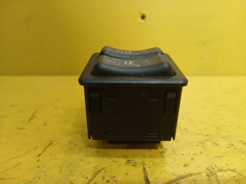 Блок управления подогрева сидений Mitsubishi Lancer 9 2003-2007