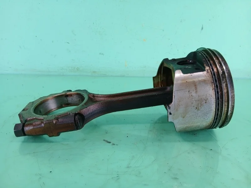 Поршень с шатуном Mitsubishi Montero 3 2000-2006