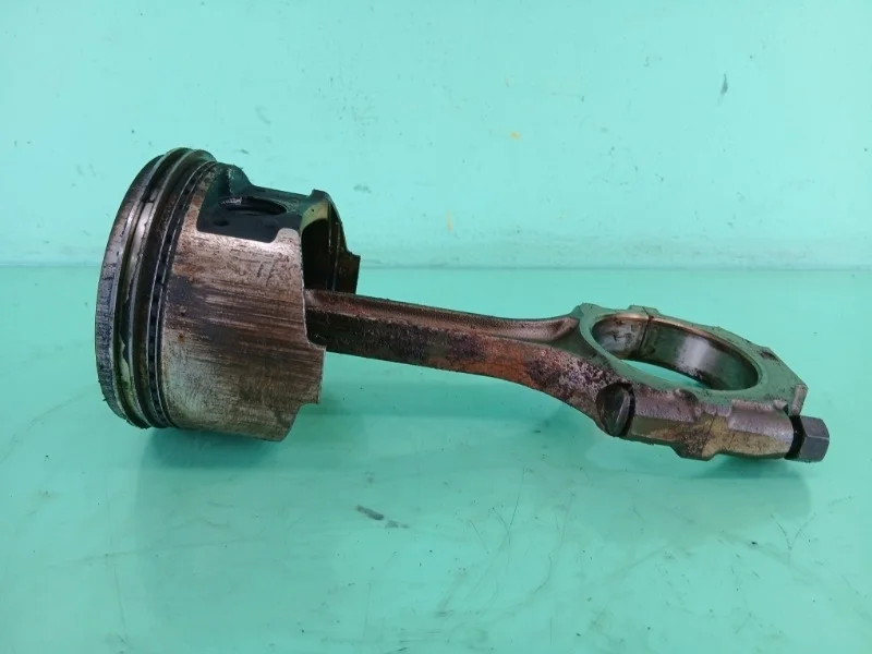 Поршень с шатуном Mitsubishi Montero 3 2000-2006