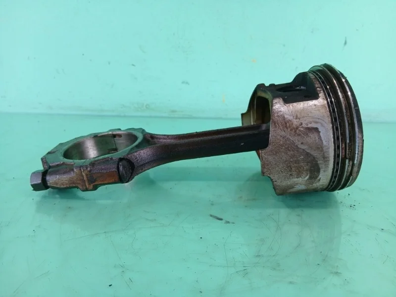 Поршень с шатуном Mitsubishi Montero 3 2000-2006