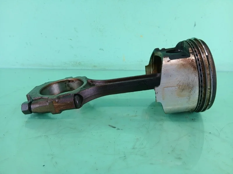 Поршень с шатуном Mitsubishi Montero 3 2000-2006