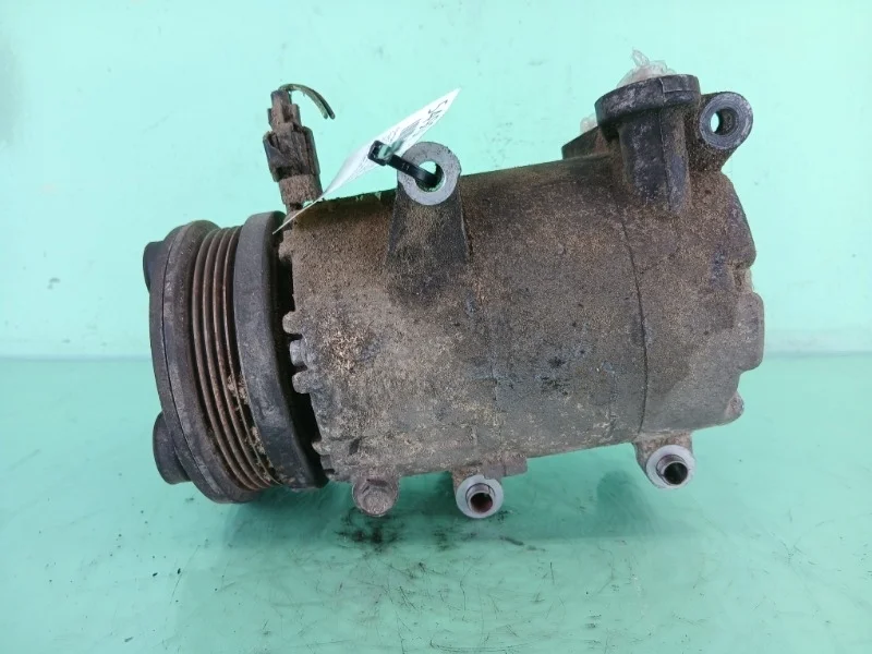 Компрессор кондиционера Ford Focus 2 2005-2011