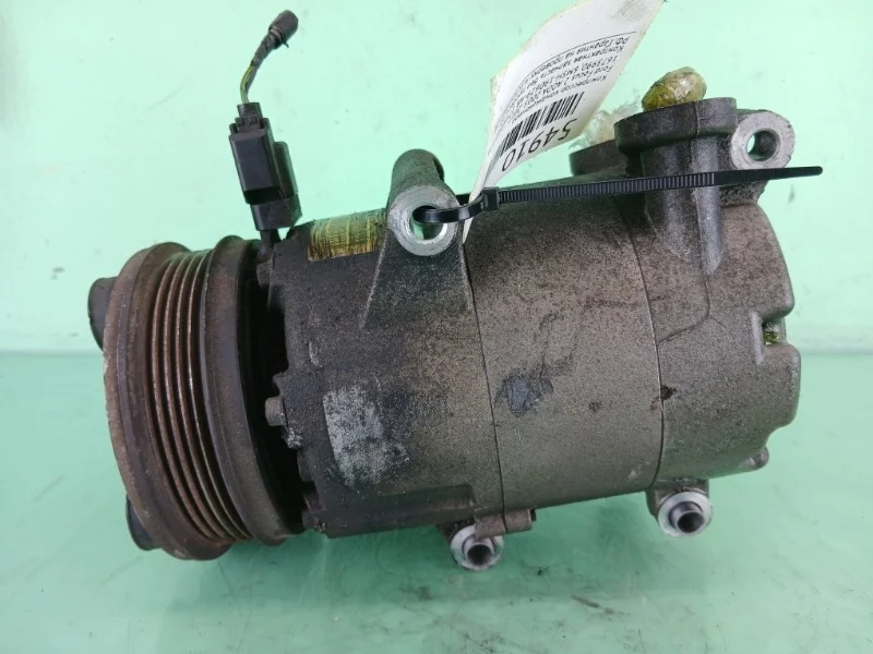 Компрессор кондиционера Ford Focus 2 2005-2011
