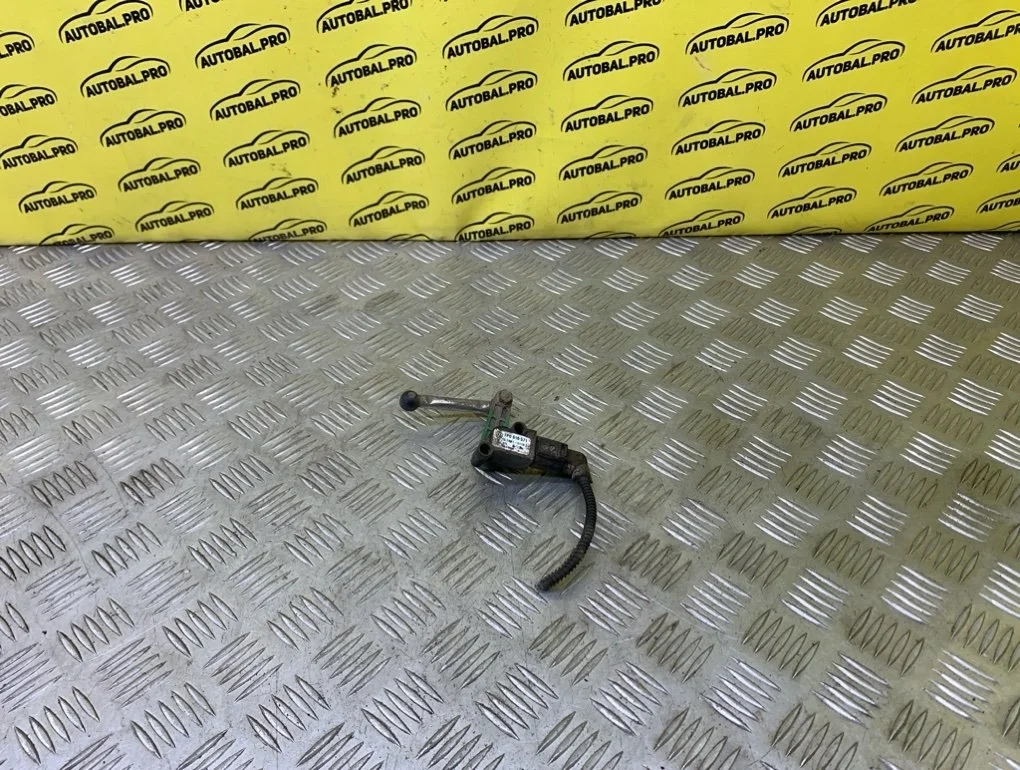 Датчик положения кузова Volkswagen Touareg II (2010-2018) 2013 7P0616571 ВНЕДОРОЖНИК 3.0 D CJMA