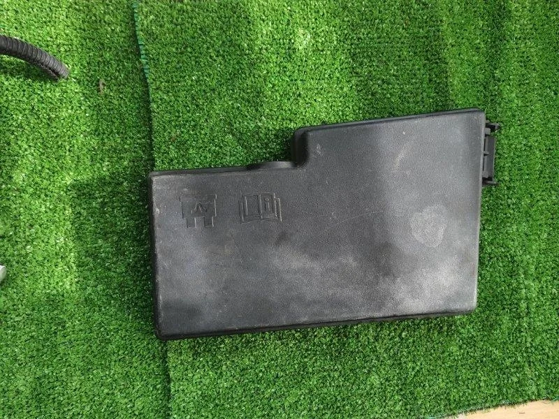 Крышка блока предохранителей Ford Focus 3 2013 дорестайлинг