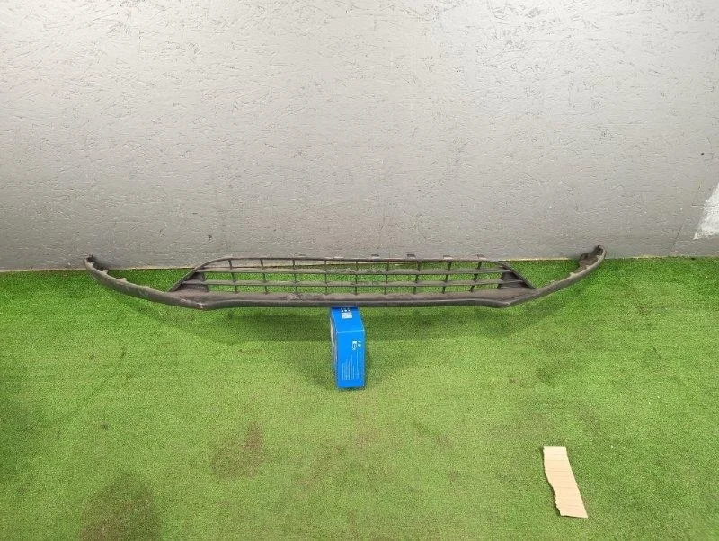 Решетка переднего бампера ford Focus 3 2015-2019