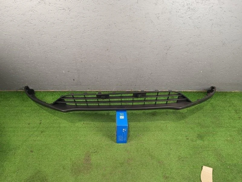 Решетка переднего бампера ford Focus 3 2015-2019