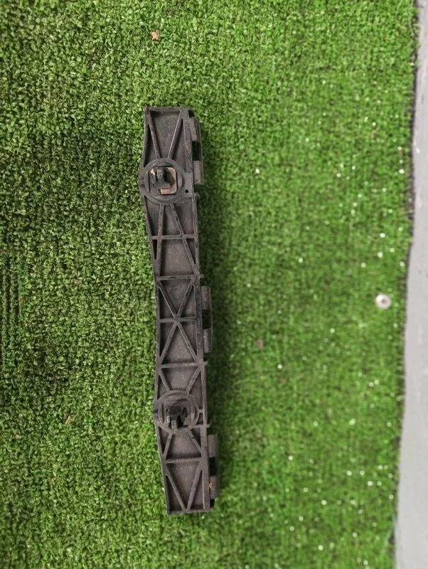 Кронштейн бампера Lexus IS250 2008-2010