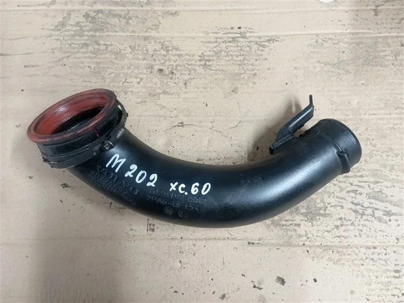 Патрубок воздушный Volvo XC60 2017 30774692 D5244T21