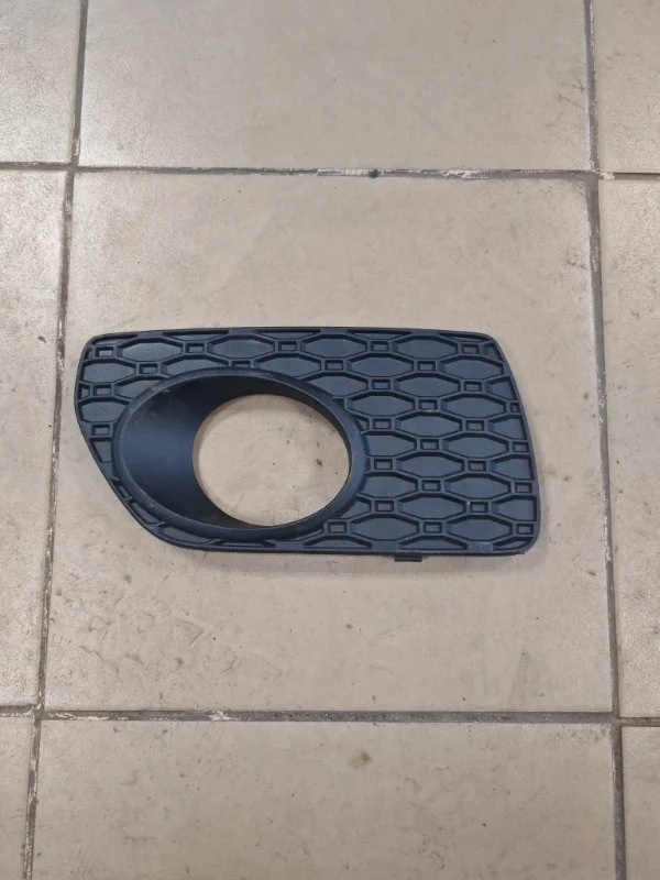 Решетка бампера Volvo XC70 2008 30678689, левая