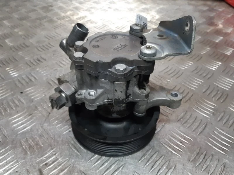 Гидроусилитель (гур) Mercedes W204