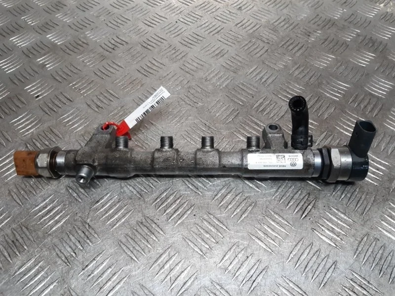 Топливная рампа Volkswagen Golf 6