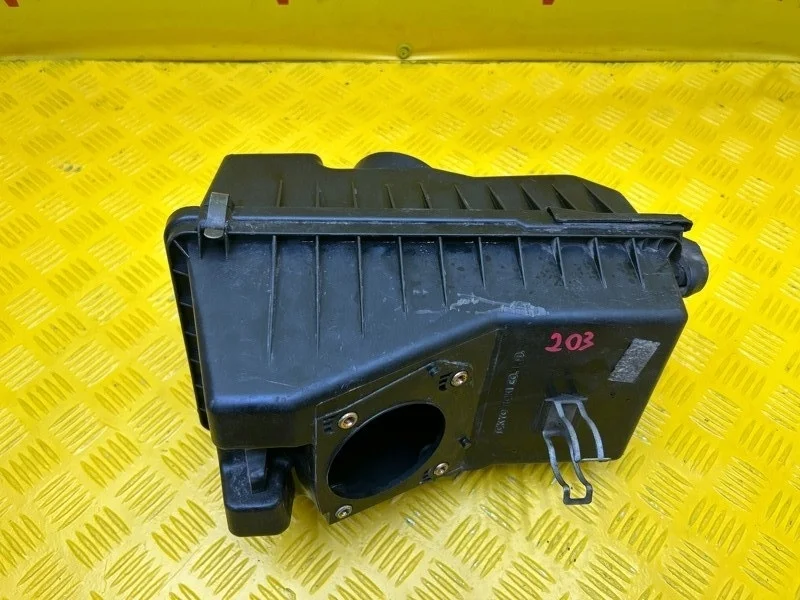 Корпус воздушного фильтра mazda MPV 2 2004 AJ5113320 LW AJ51