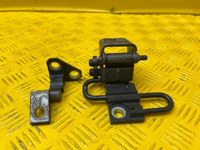 Петля двери Volkswagen Passat 7 2011 3C8833412B B7 2.0 CFFB, задняя правая