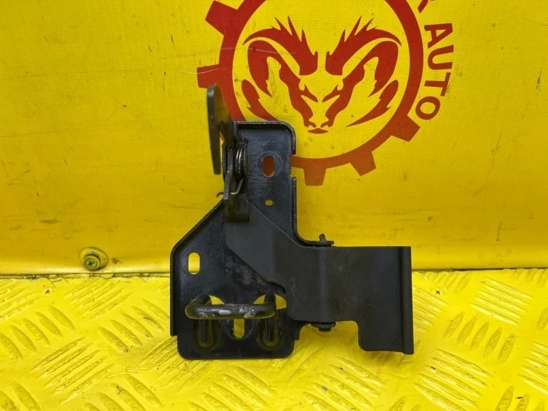 Замок капота Volkswagen Touareg 2006 6Q0823480B 7LA 2.5 BAC