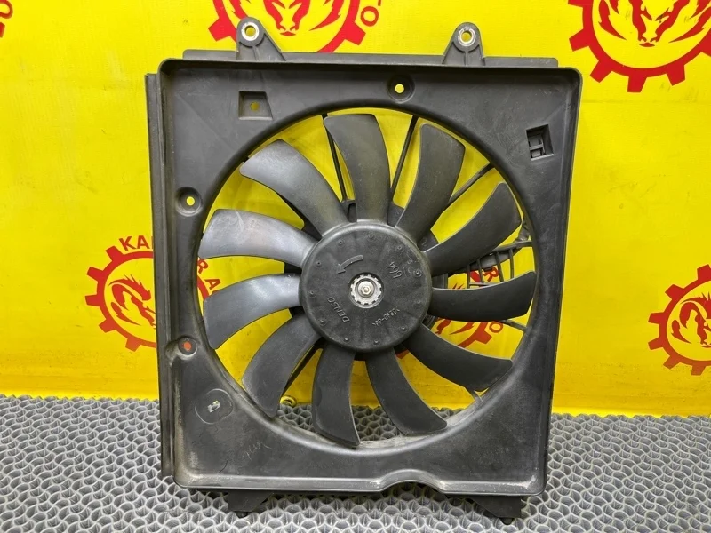 Вентилятор радиатора Honda Civic 8 2008 38615RSRE01 5D 2.2 N22A2, правый