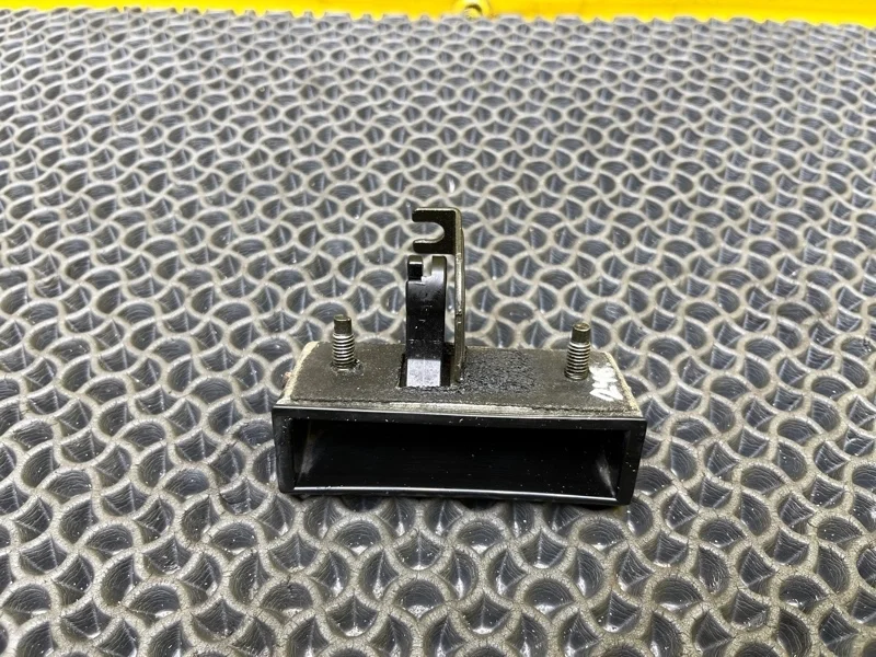 Ручка крышки багажника Nissan Xtrail 2006 906068H300 T30 2.2 YD22ETI