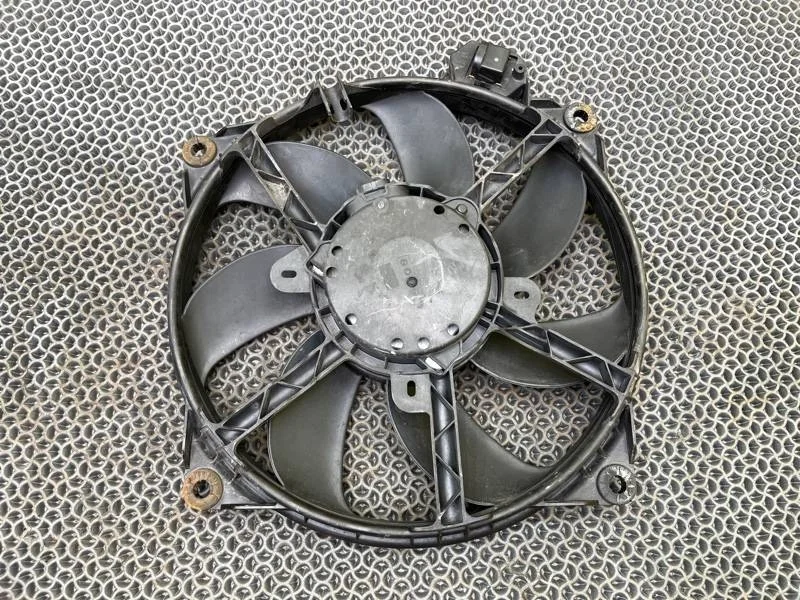 Вентилятор радиатора Renault Megane 2012 214810898R 3 1.5 DCI (K9K)