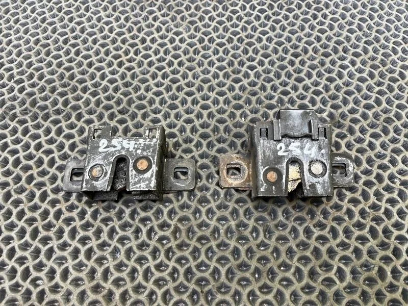 Замок капота LAND ROVER Freelander 2 2007 LR007600 2.2 EFI TC DW12