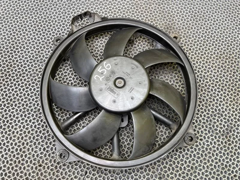 Вентилятор радиатора Renault Megane 2014 214810898R 3 1.5 DCI (K9K)