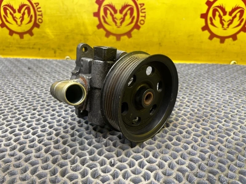 Насос гидроусилителя Jeep Grand Cherokee 3 2005 52090454AA WH/WK 3.0 V6 EXL