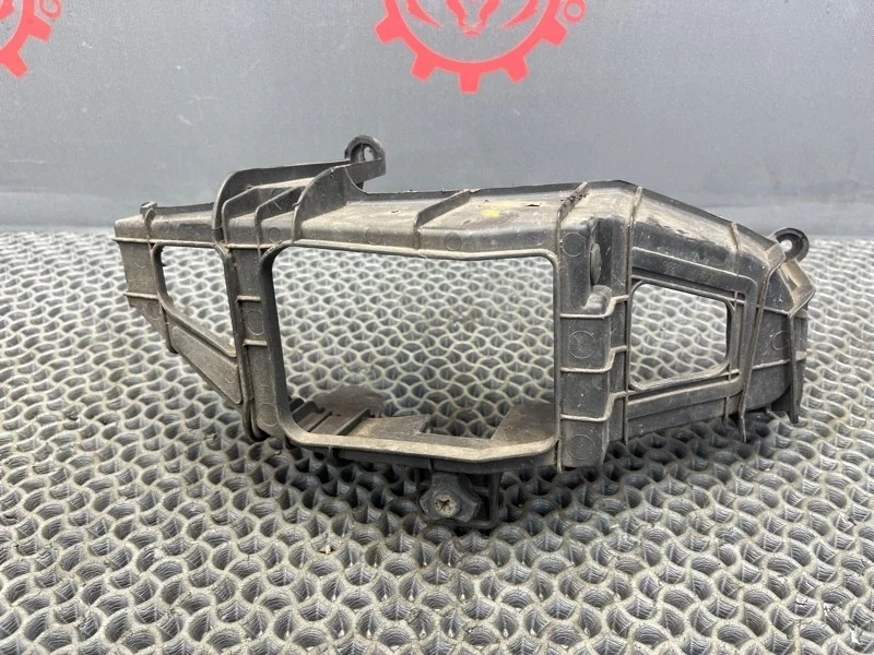 Кронштейн противотуманной фары Hyundai Grand Starex/H1 2012 922014H000 2.5 D4CB, передний левый