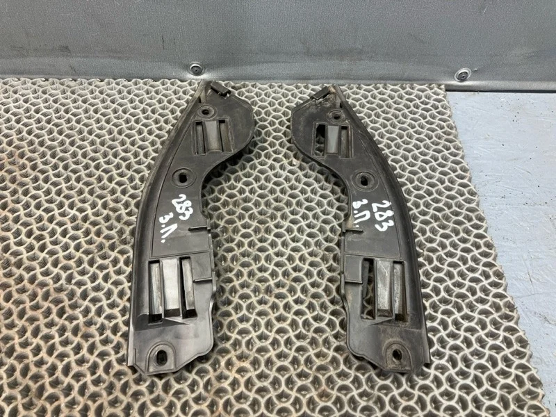 Кронштейн бампера Volkswagen Touareg 2006 7L6807393B 3.0 BKS, задний