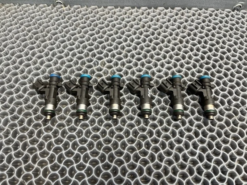 Форсунка топливная Chrysler Pacifica 2004 04591986AA 3.5 EGN