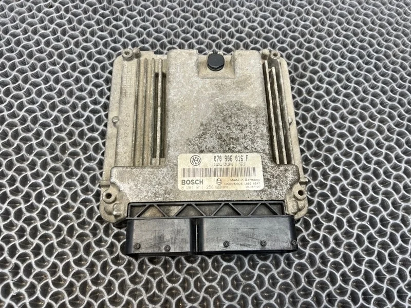 Блок управления двигателем Volkswagen Touareg 2004 070906016F 7LA 2.5 BAC 033884