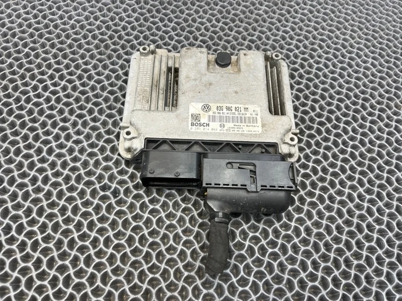 Блок управления двигателем Volkswagen Touran 2009 03G906021MM 1.9 BXF