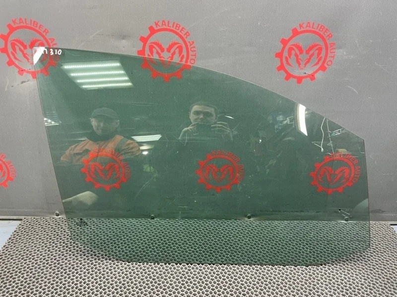 Стекло двери Volkswagen Touran 2009 1T0845202D 1.9 BXF, переднее правое