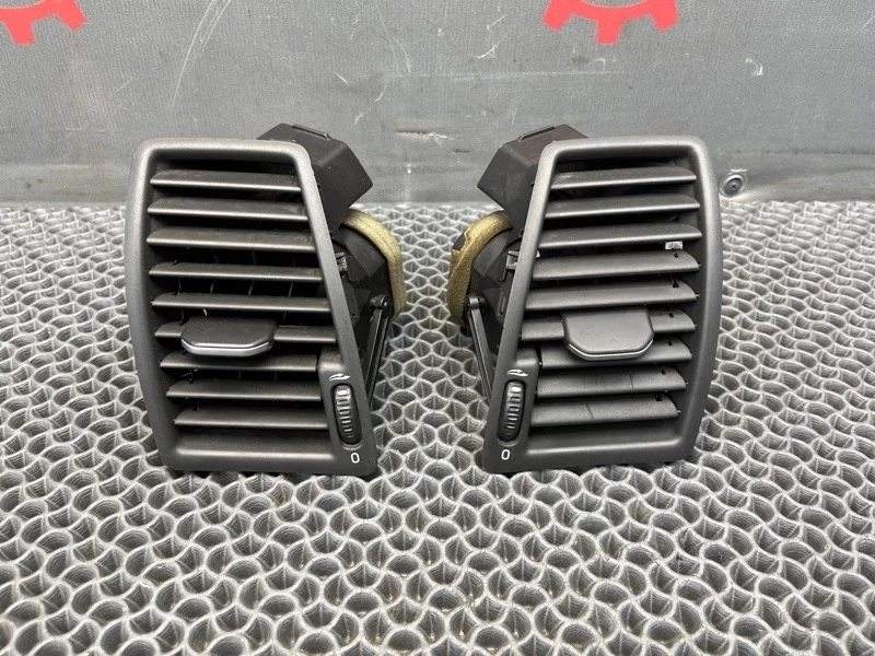 Дефлектор обдува Volvo XC90 2010 39898049 2.4 D5244T4