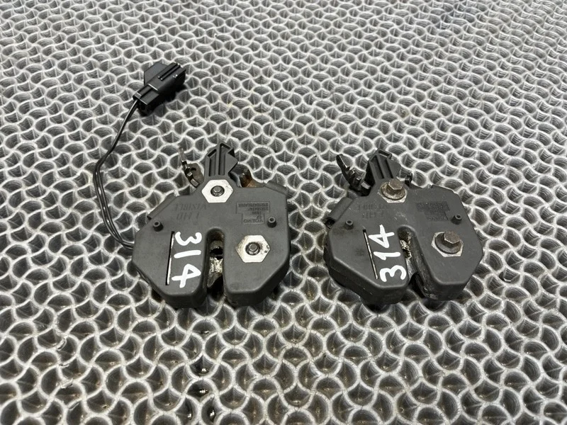 Замок капота Volvo XC90 2010 31218474 2.4 D5244T4