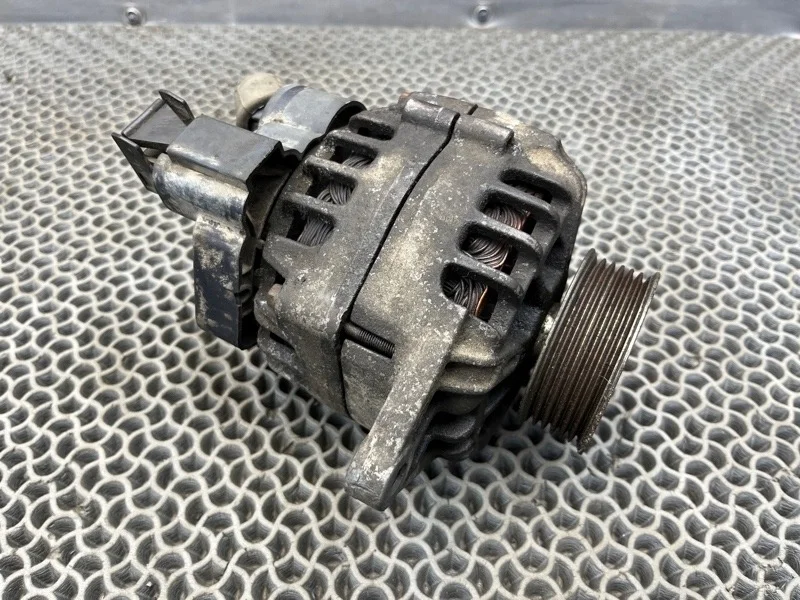 Генератор Hyundai Trajet 2006 3730022650 G4GC