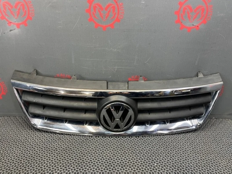 Решетка радиатора Volkswagen Touareg 2006 7L6853651BB41 7LA 2.5 BAC