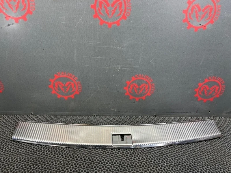 Накладка багажника Volkswagen Touareg 2007 7L68077878Z8 7L6 3.0 BKS