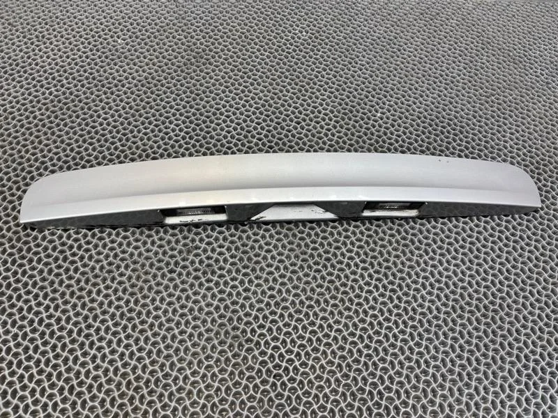 Накладка крышки багажника Nissan Qashqai 2007 90812JD00H J10 1.5 K9K 732