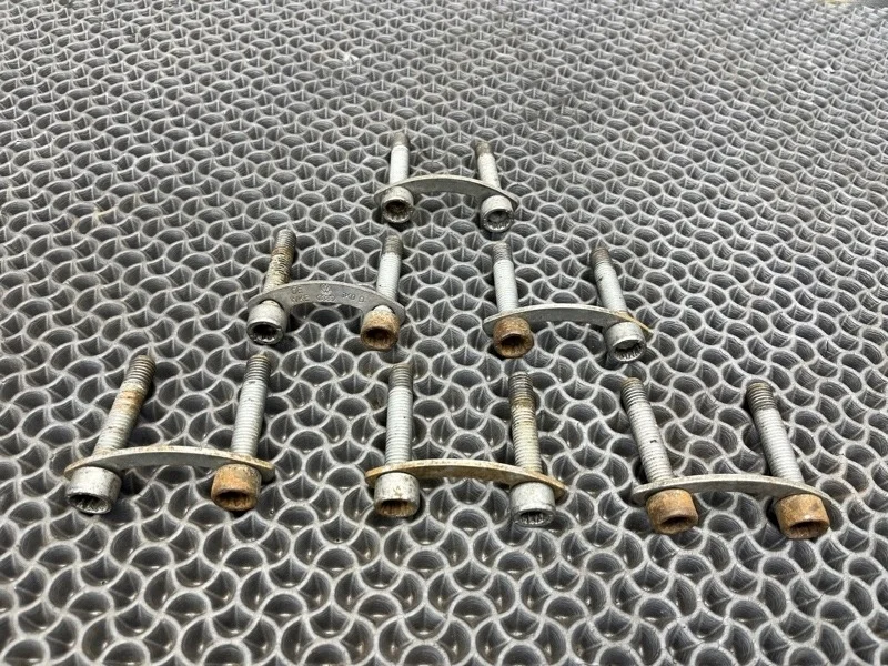 Болт крепления привода Volkswagen Touareg 2007 N90991102 7L6 3.0 BKS, передний