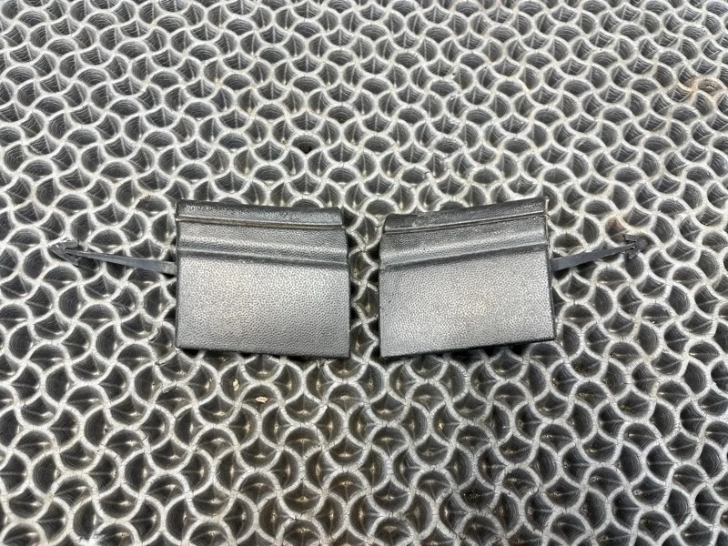 Заглушка буксировочного крюка Volkswagen Touareg 2006 7L6807155A 7LA 2.5 BAC, передняя