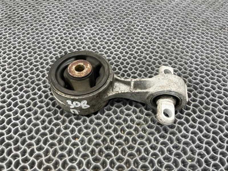 Опора двигателя Honda CR-V 3 2008 50880SWAA01 2.0 R20A2, передняя