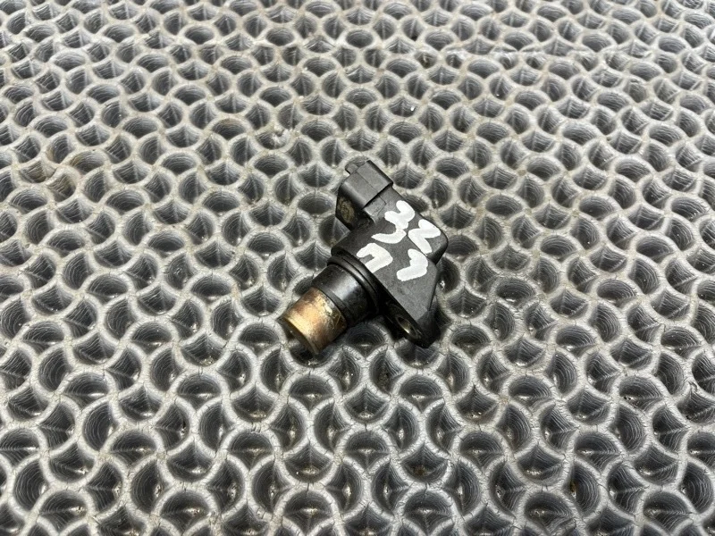 Датчик положения распредвала Porsche cayenne S 2003 99660610602 955 4.5 M48.00