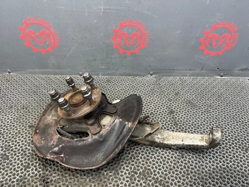 Кулак поворотный Lexus GS300 2006 4320130010 3.0 3GR-FSE, передний правый