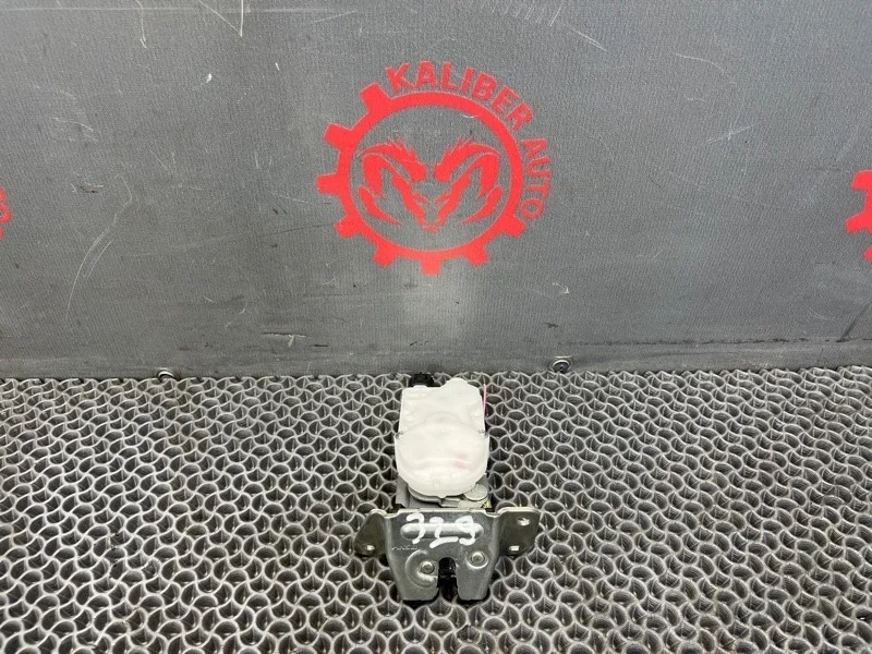 Замок крышки багажника Mitsubishi ASX 2015 5808A079 GA1W 1.6 4A92