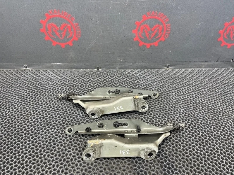 Петля капота Volvo XC90 2006 30716882 2.4 D5244T