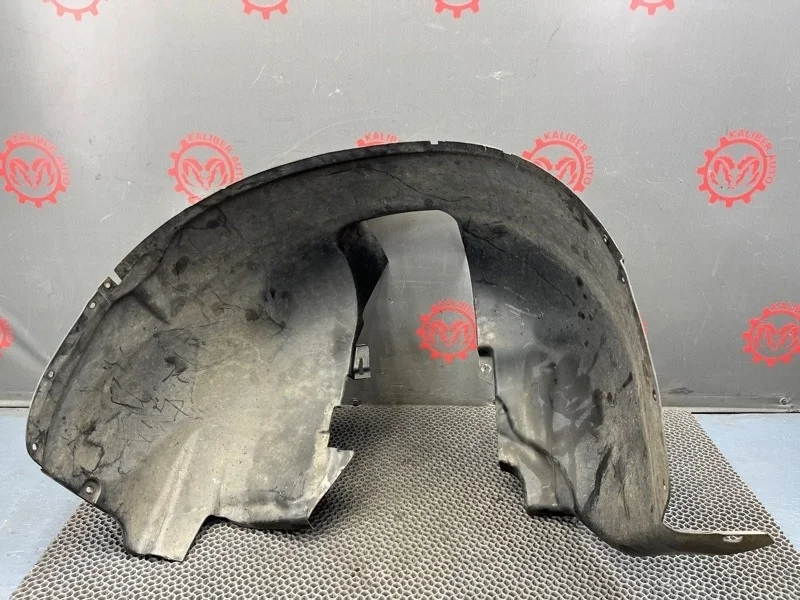 Подкрылок Volvo XC70 2008 30678550 2.4 D5244T4, передний левый